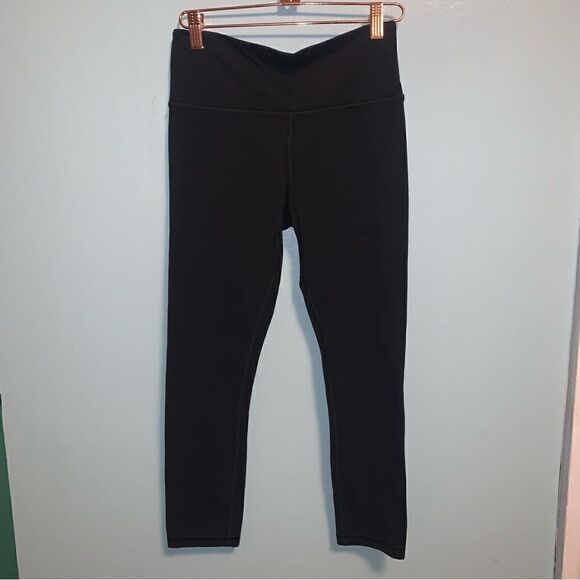 Athleta Pants - Athleta Elation Capri leggings Small